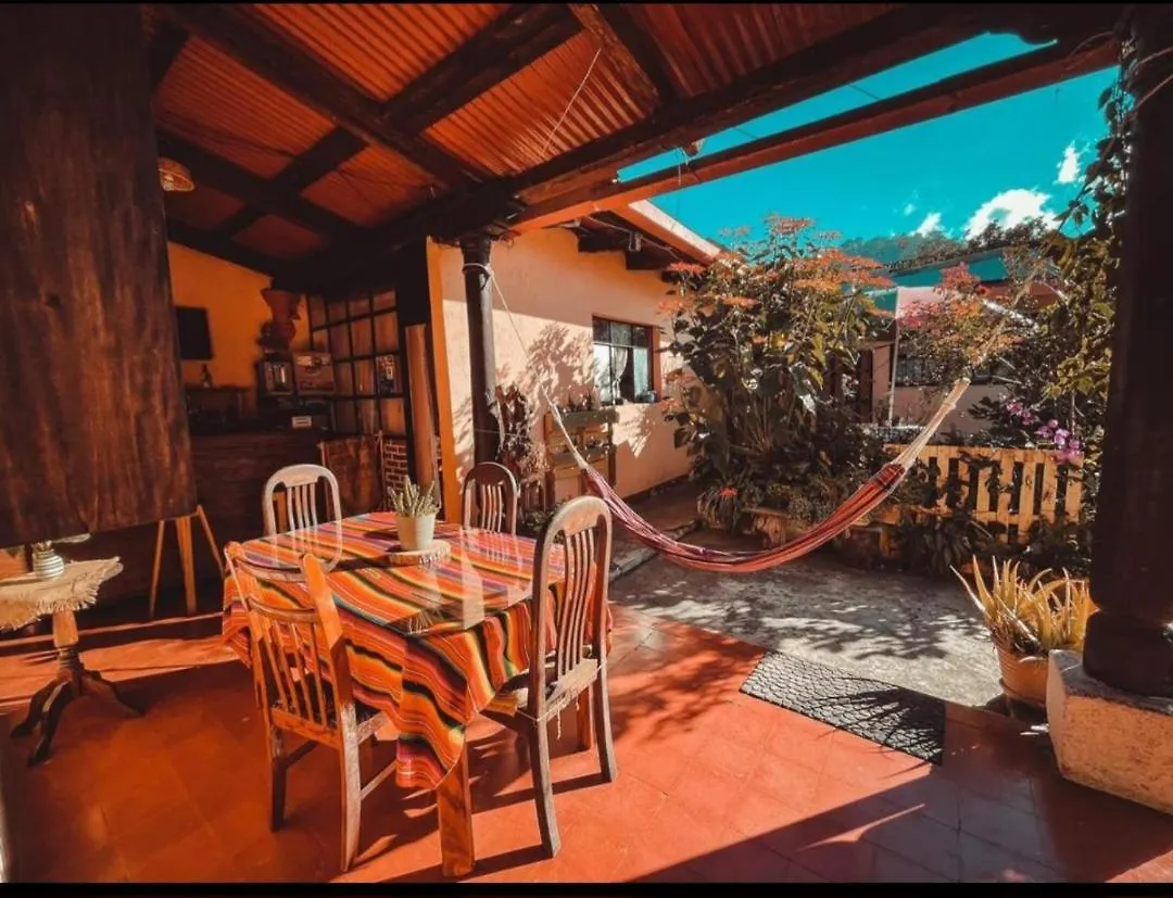 Morenos Hostal Antigua